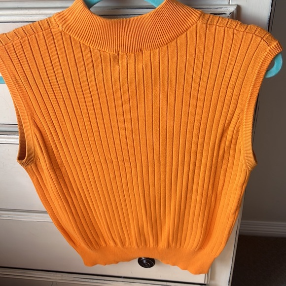 Top - Picture 2 of 3